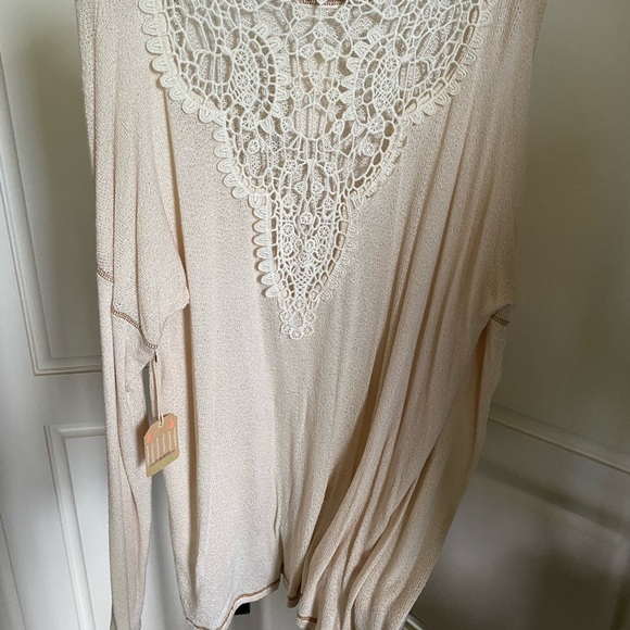 Tan / Beige Sweater - Picture 3 of 3